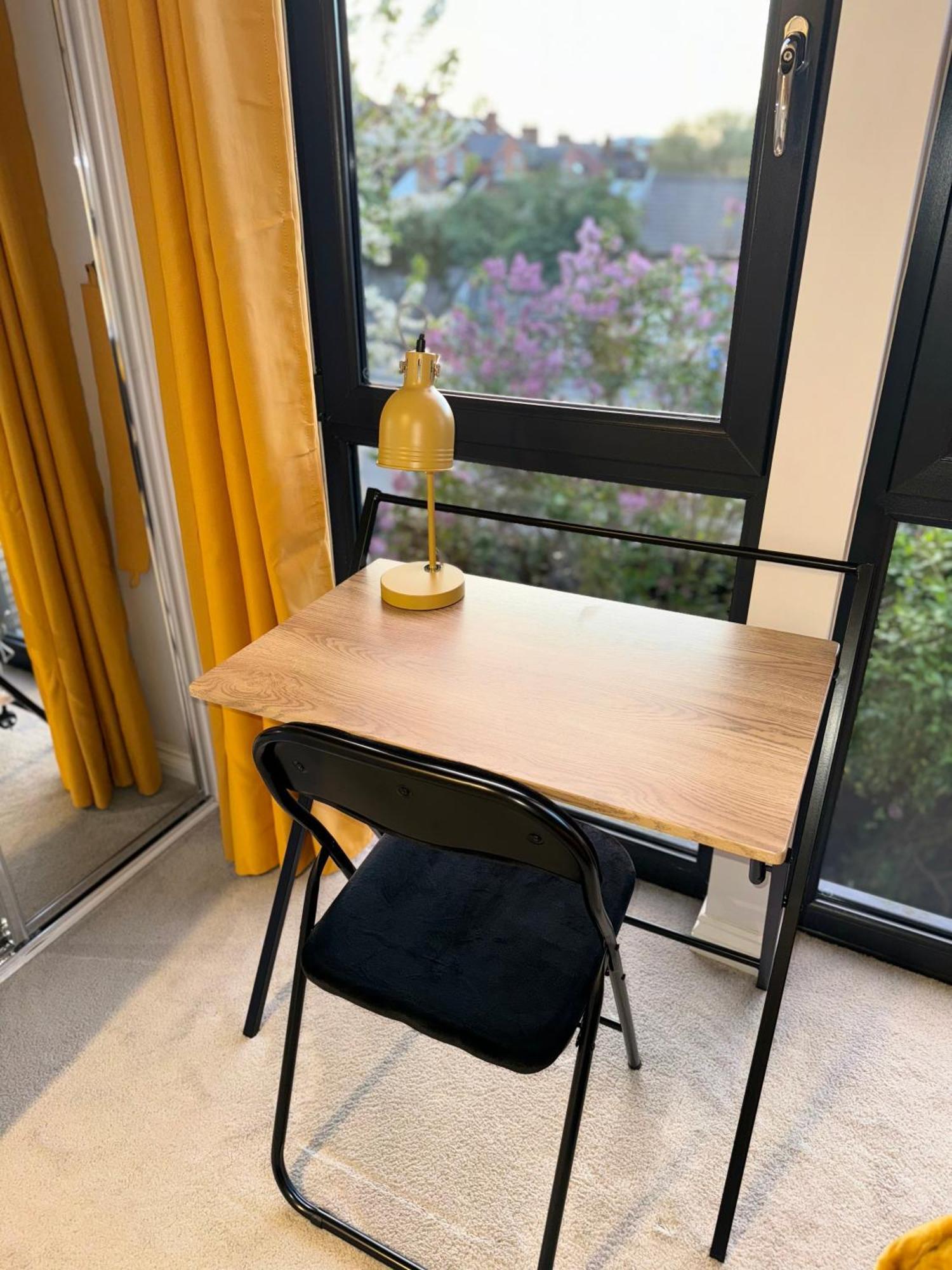 Nhs Workers And Students Haven - The Bee Hive Villa Reading Exterior foto
